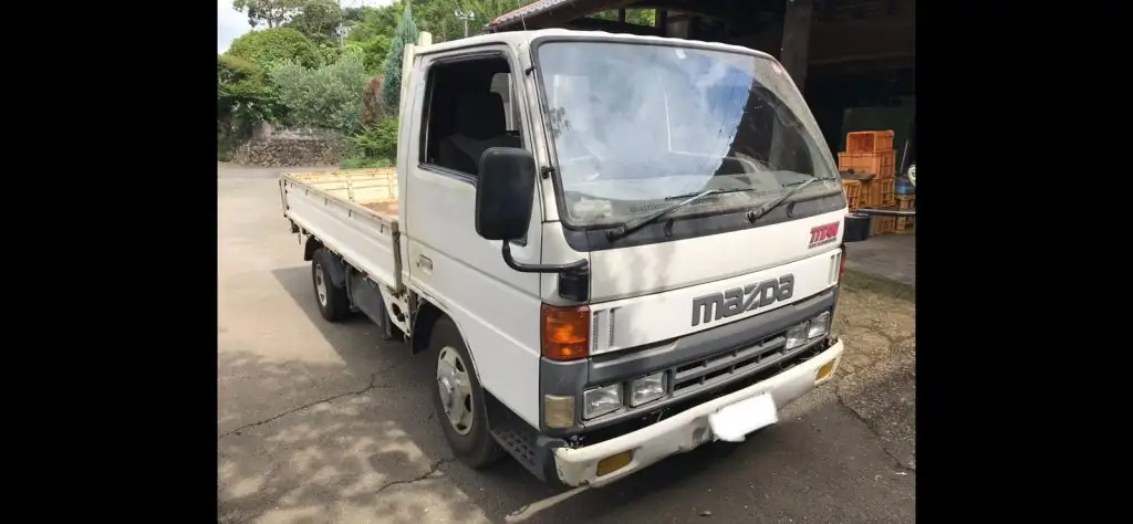 マツダ トラック タイタン（ホワイト）