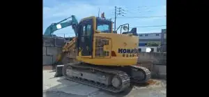 コマツ 油圧ショベル