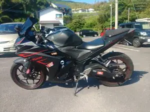 ヤマハ YZF-R25（ブラック）