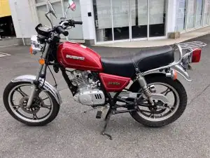 スズキ GN125H